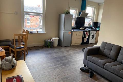 6 bedroom flat to rent, Hyde Park Road, Leeds LS6