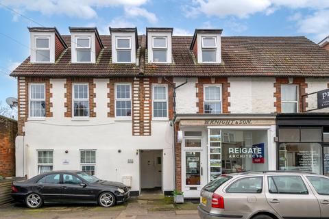 2 bedroom flat for sale - Holmesdale Road, Reigate, RH2
