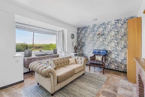 4 bedroom detached bungalow for sale, Newmarket Road, Moulton CB8