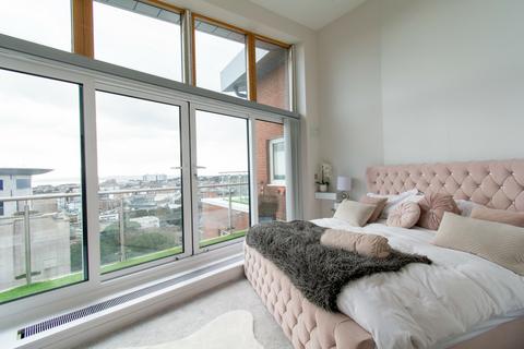 undefined, 3 Bed Penthouse on Richmond Hill