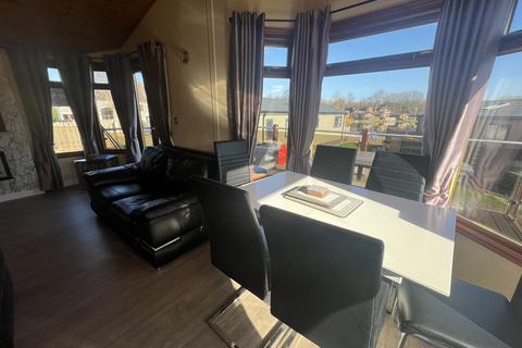 3 bedroom lodge for sale, South Lakeland Leisure Village, Borwick LA6