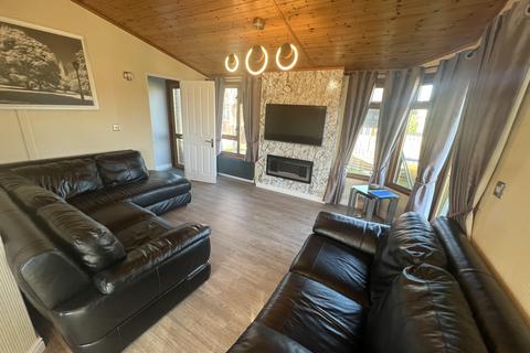 3 bedroom lodge for sale, South Lakeland Leisure Village, Borwick LA6