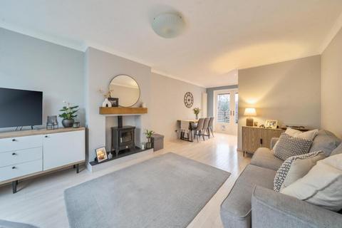 3 bedroom semi-detached house for sale, Woodhill Crescent, Leeds