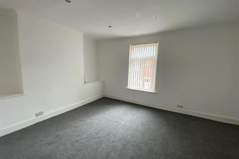 2 bedroom terraced house to rent, Queen Street, Birtley, Chester Le Street
