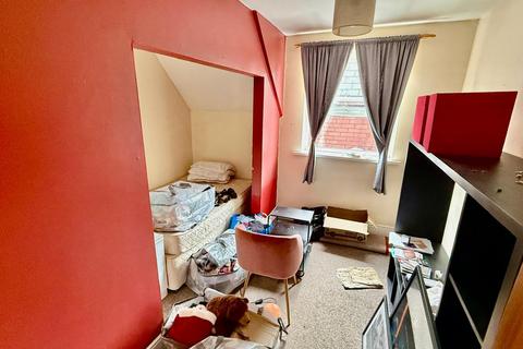 undefined, Flat 1, 37 Haldon Road, Exeter, Devon EX4 4DZ