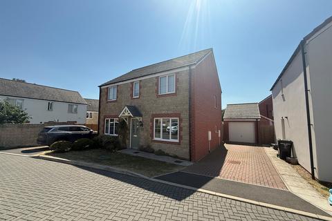 4 bedroom detached house for sale, Wrag View, Highworth, Swindon