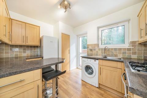 1 bedroom flat for sale, Summers Close, Weybridge KT13