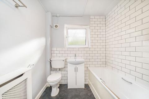 1 bedroom flat for sale, Summers Close, Weybridge KT13