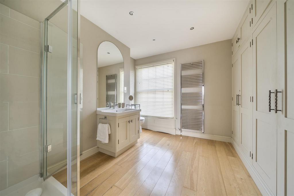 Bedroom 1 en suite