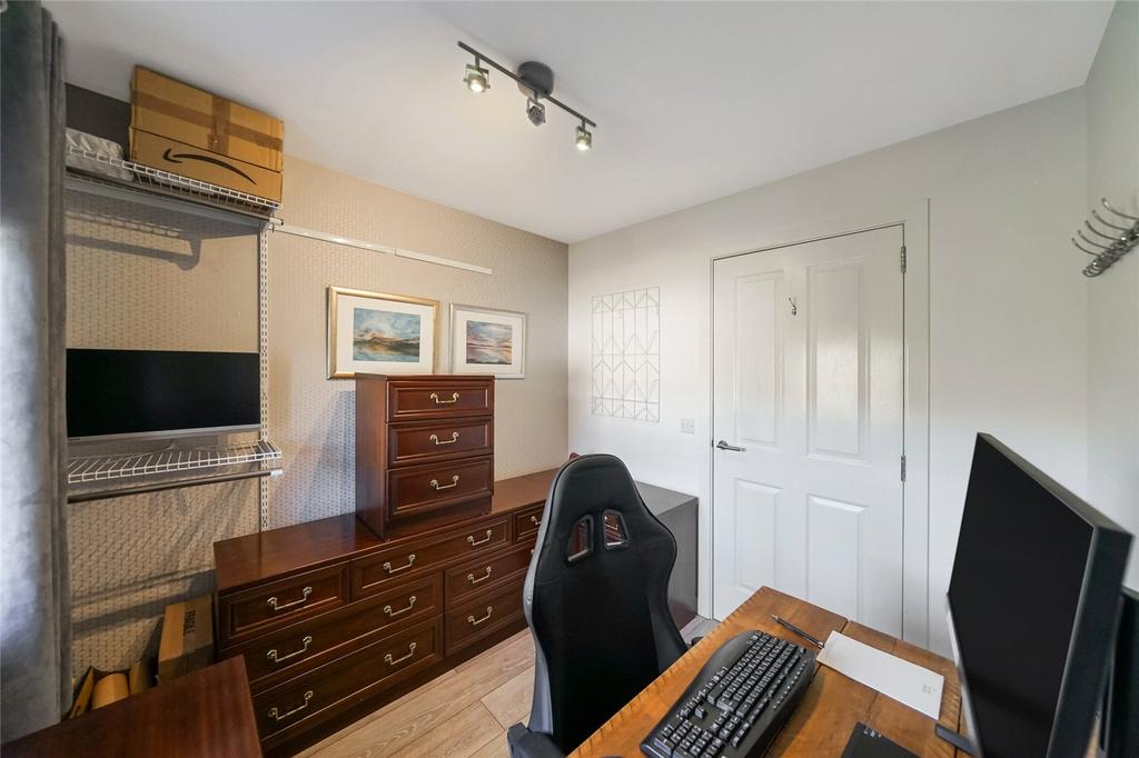 Bedroom/Office