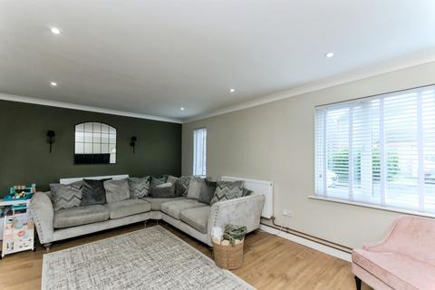 3 bedroom detached house for sale, Wade Close, Eastbourne