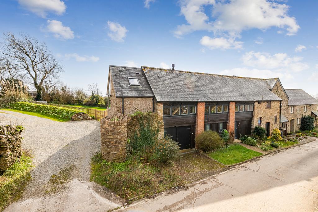 A01 - 5 Keaton Barns Holbeton - 260303