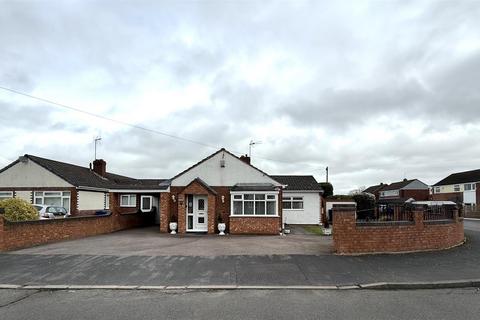2 bedroom detached bungalow for sale - Mersey Close, Rugeley