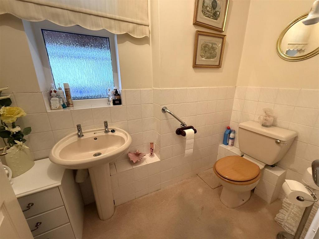 2 mers wc.jpeg