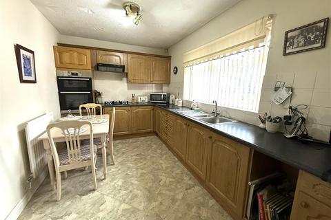 3 bedroom detached bungalow for sale, Mersey Close, Rugeley