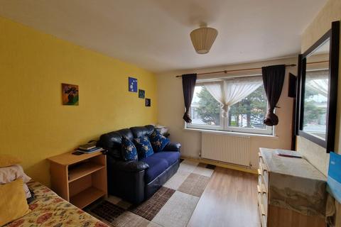 1 bedroom in a house share to rent, Green Lane, Hounslow TW4