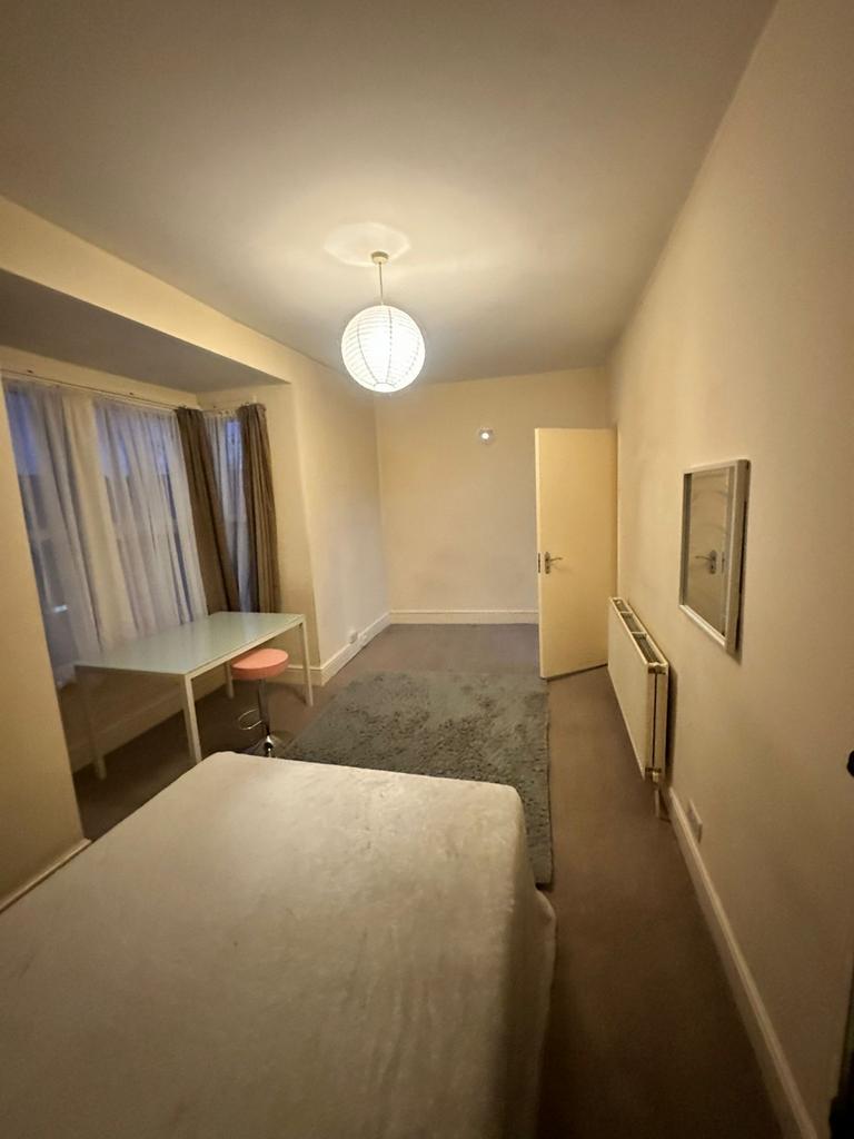 Beautiful One-Bedroom Studio Flat – All Bills I