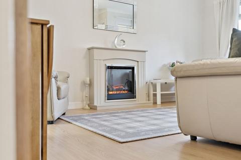2 bedroom flat for sale, Kirkmichael Avenue, Broomhill, Glasgow, G11 7QQ