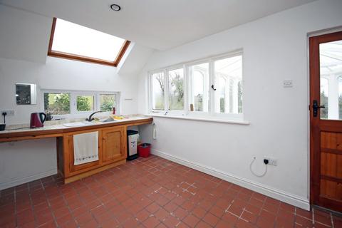 2 bedroom detached house for sale, Deiniolen, Caernarfon, Gwynedd, LL55