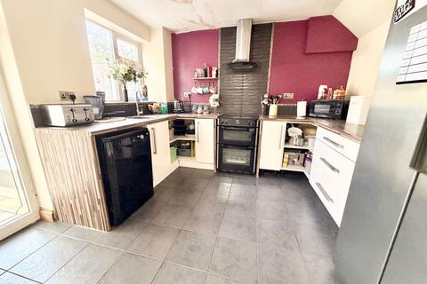 3 bedroom semi-detached house for sale, Aldeford Drive, Brierley Hill DY5