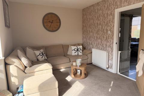 3 bedroom end of terrace house for sale, Central Avenue, Wigston, Leicestershire.
