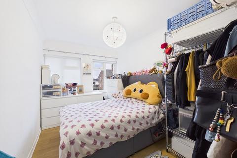 3 bedroom apartment for sale, Convent Road, Ashford, Surrey, TW15