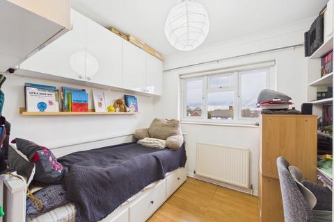 3 bedroom apartment for sale, Convent Road, Ashford, Surrey, TW15
