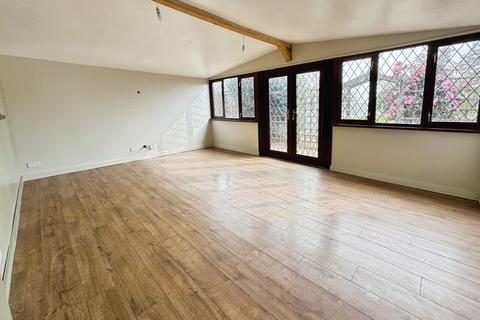 3 bedroom semi-detached house for sale, Harwich Road, Little Clacton, Clacton-on-Sea