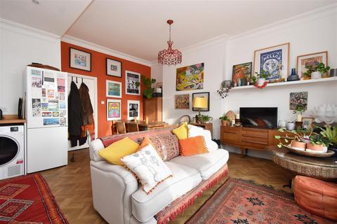 2 bedroom flat for sale - Holmesdale Gardens, Hastings