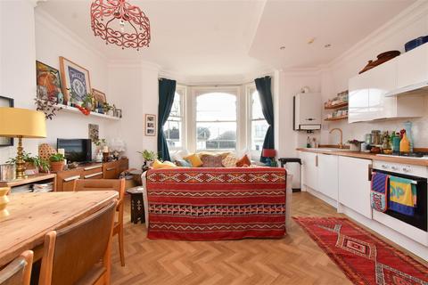 2 bedroom flat for sale, Holmesdale Gardens, Hastings