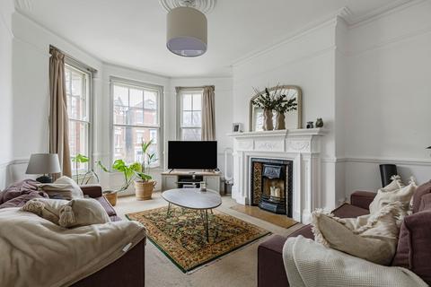 2 bedroom flat to rent, Prince Of Wales Drive, Battersea, London, SW11