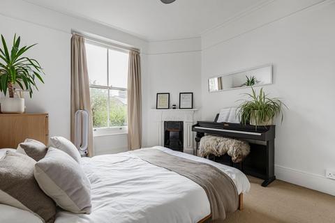 2 bedroom flat to rent, Prince Of Wales Drive, Battersea, London, SW11