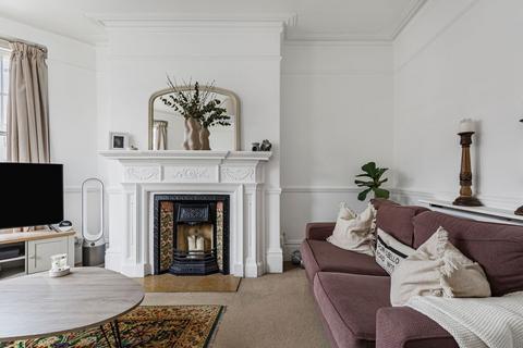 2 bedroom flat to rent, Prince Of Wales Drive, Battersea, London, SW11