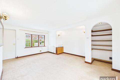 2 bedroom detached house for sale, Hawthorne Road, Reading RG4