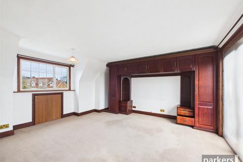 2 bedroom detached house for sale, Hawthorne Road, Reading RG4