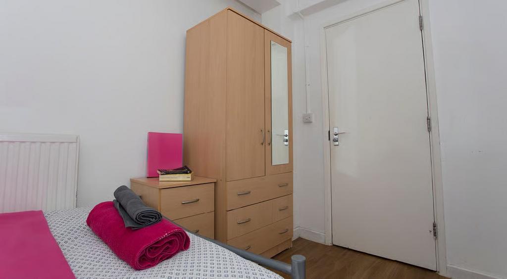 Silver plus room 3