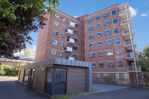 Studio to rent, Surrey Quays Landale House, 101 Lower Road, London