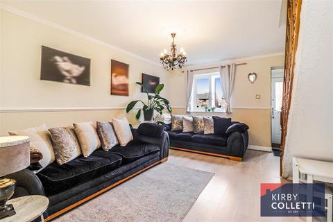 2 bedroom terraced house for sale, Leaforis Road, Cheshunt