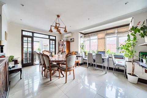 undefined, Kingston upon Thames,  Surrey,  KT5