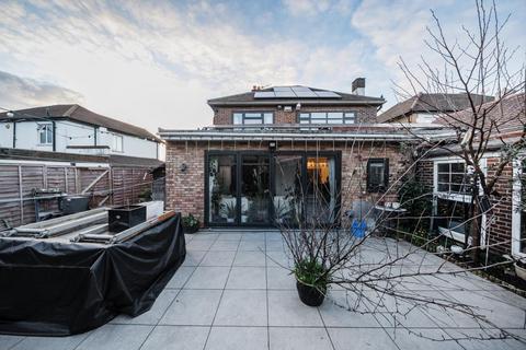 undefined, Kingston upon Thames,  Surrey,  KT5