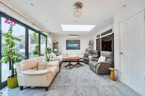 undefined, Kingston upon Thames,  Surrey,  KT5