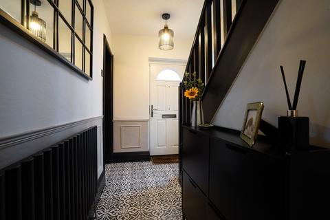 3 bedroom semi-detached house for sale, Ashton Crescent, Chadderton, Oldham, Greater Manchester, OL9