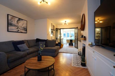 3 bedroom semi-detached house for sale, Ashton Crescent, Chadderton, Oldham, Greater Manchester, OL9