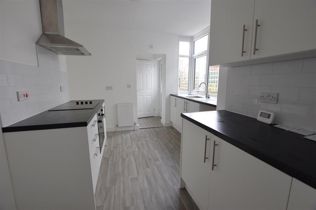 Kitchen flat a.JPG