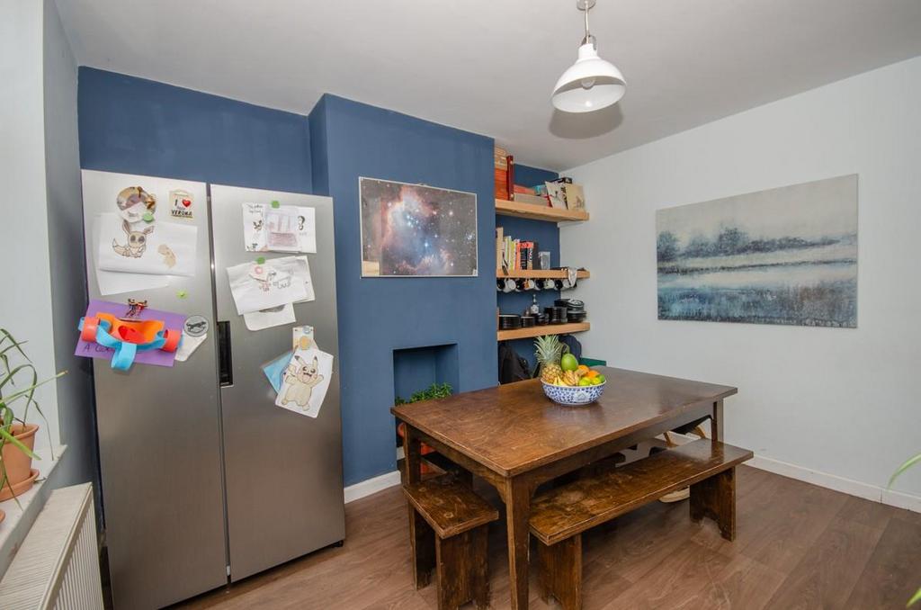 Dining room pic 2.jpg