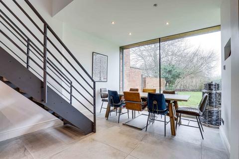 undefined, Forest Road East, Nottingham NG1