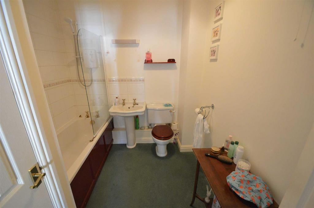 Bathroom.jpg