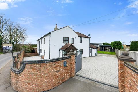 3 bedroom semi-detached house for sale - Smithy Brow, Warrington WA3