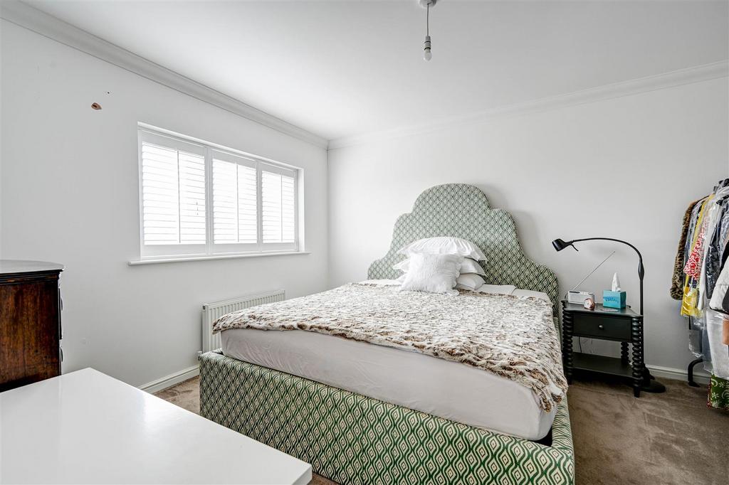 Bedroom 1.jpg