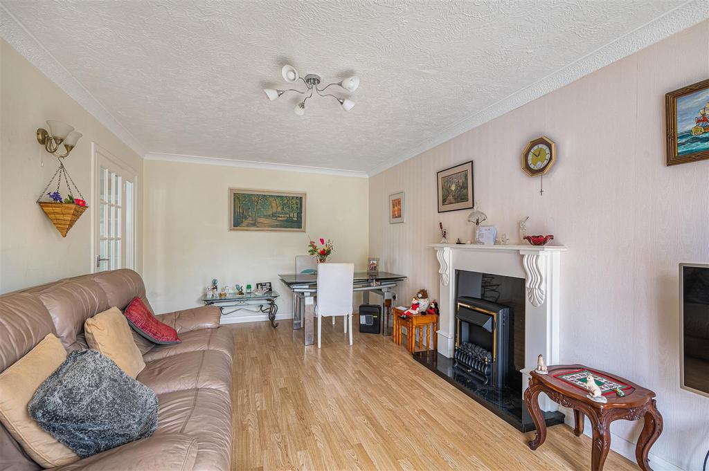 Lounge / Dining Room